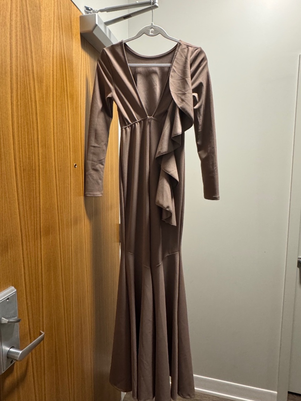 Evening Gown: Long, floor-length fitted dress